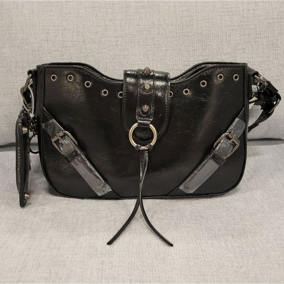 Steve Madden Handbags - Steve Madden Black Leather Crossbody Shoulder Bag